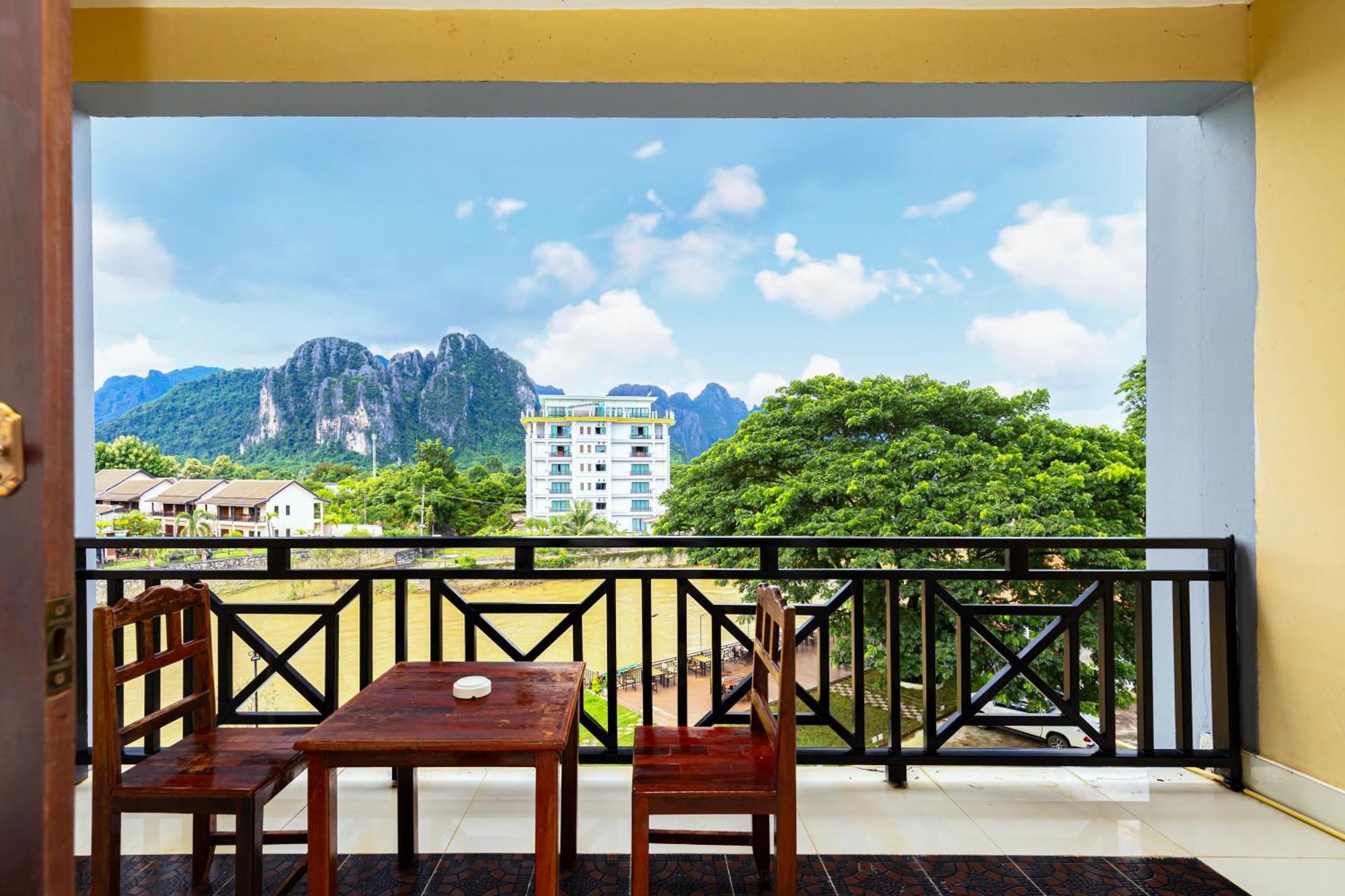 Lisha The Grand Riverside Hotel Ванг Виенг Екстериор снимка